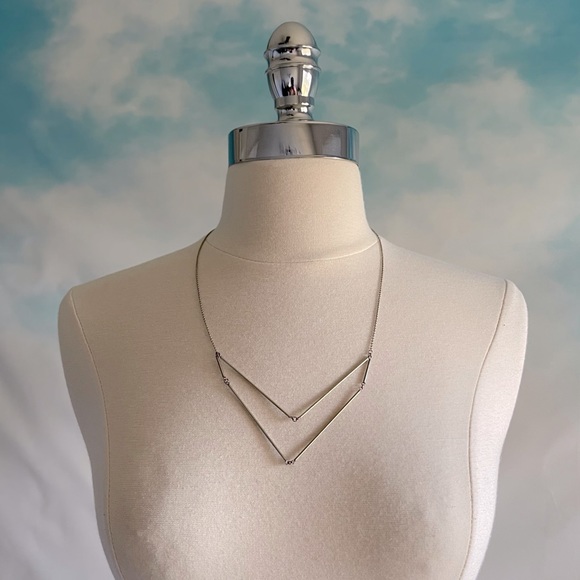 Modcloth Jewelry - Stainless Steel Arrow Pattern Geometric Necklace
